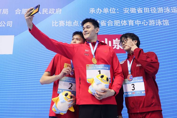 孙杨晋级400自决赛,孙杨400自成绩